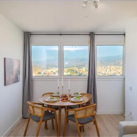 Xpce Urban 9 Skyline - Parking Free *