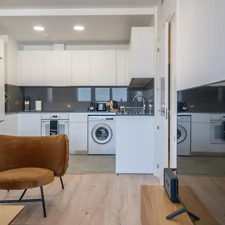 Xpce Urban 9 Skyline - Parking Free Apartment