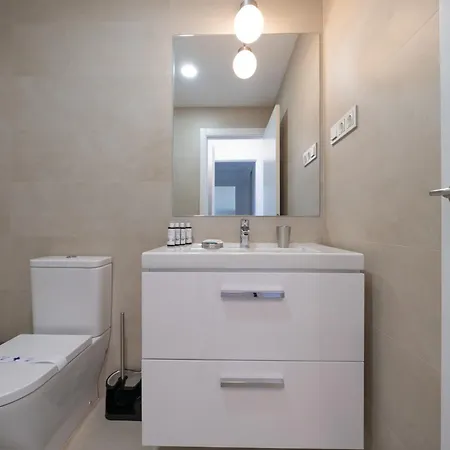 Xpce Urban 9 Skyline - Parking Free *